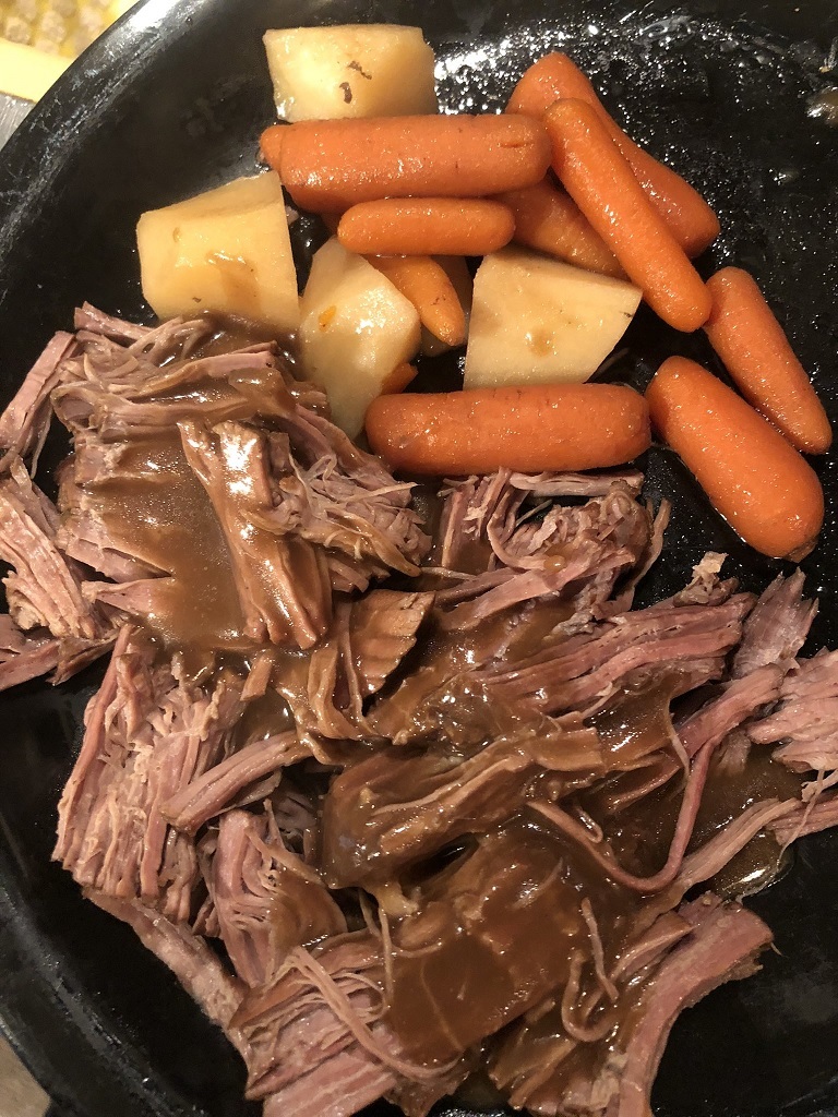 crockpot chuck roast 01.jpg